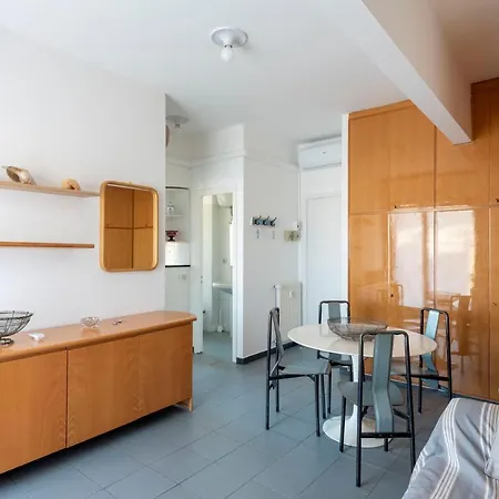 Joivy Cosy Flat With Terrace Near Castle Διαμέρισμα