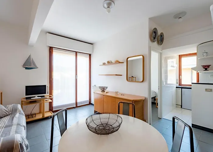 Joivy Cosy Flat With Terrace Near Castle