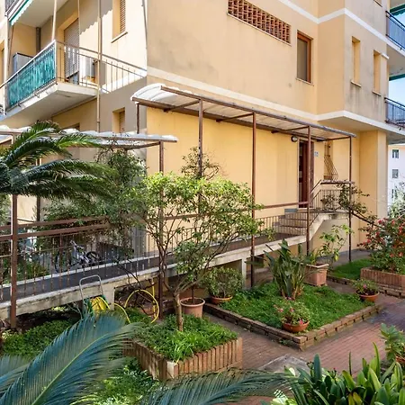 Joivy Cosy Flat With Terrace Near Castle Apartman Rapallo