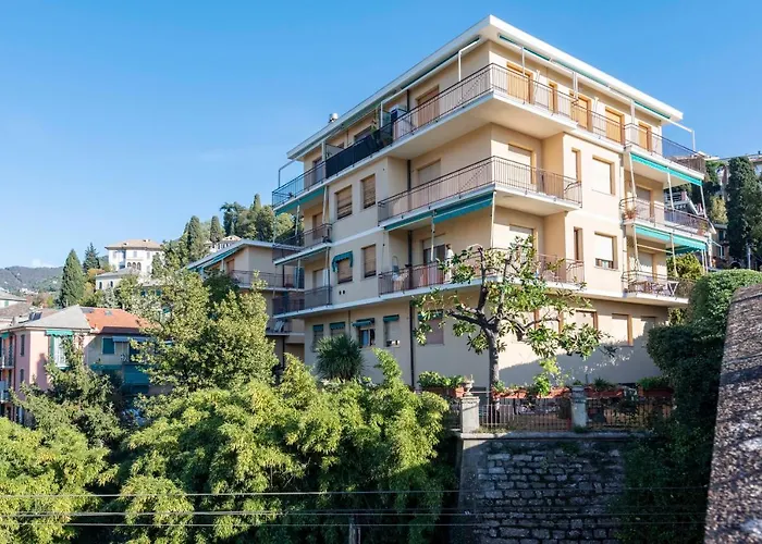 Joivy Cosy Flat With Terrace Near Castle Apartman